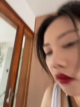 Eliza-E online show from May 2026 01:03:01 AM