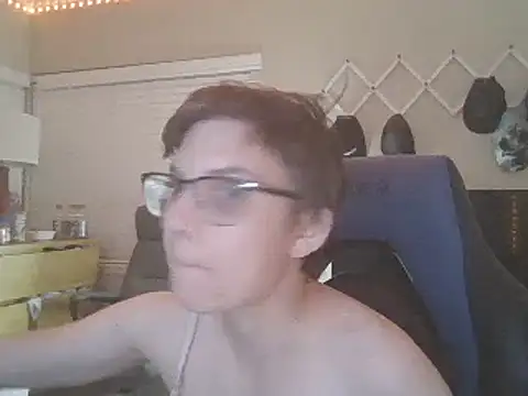 Snapshot of KaliSnow199623 chatting on December 2024 04:14:01 AM KaliSnow199623 online show from December 2024 04:14:01 AM