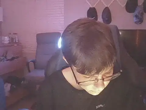 Snapshot of KaliSnow199623 chatting on December 2024 04:42:01 AM KaliSnow199623 online show from December 2024 04:42:01 AM