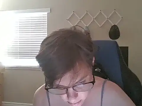 Snapshot of KaliSnow199623 chatting on February 2025 09:10:01 PM KaliSnow199623 online show from February 2025 09:10:01 PM