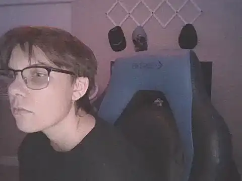 Snapshot of KaliSnow199623 chatting on February 2025 04:37:02 AM KaliSnow199623 online show from February 2025 04:37:02 AM