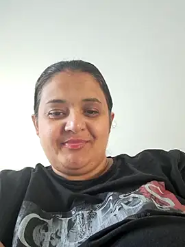 Snapshot of sarahhh1987 chatting on October 2025 08:26:01 AM sarahhh1987 online show from October 2025 08:26:01 AM