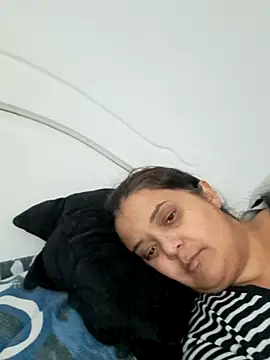 Snapshot of sarahhh1987 chatting on November 2025 11:55:02 AM sarahhh1987 online show from November 2025 11:55:02 AM