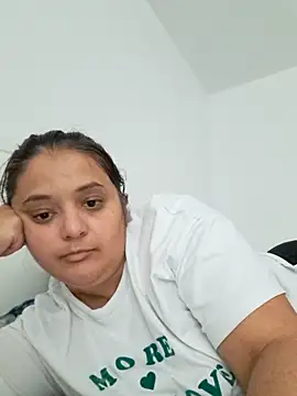 Snapshot of sarahhh1987 chatting on November 2025 06:44:01 AM sarahhh1987 online show from November 2025 06:44:01 AM