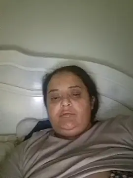 Snapshot of sarahhh1987 chatting on November 2025 04:01:02 PM sarahhh1987 online show from November 2025 04:01:02 PM