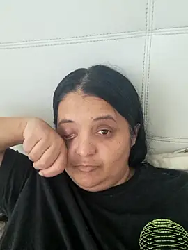 sarahhh1987 online show from March 2026 01:33:01 PM