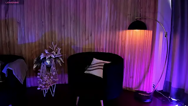 ViolettHansson online show from November 2025 06:41:01 PM