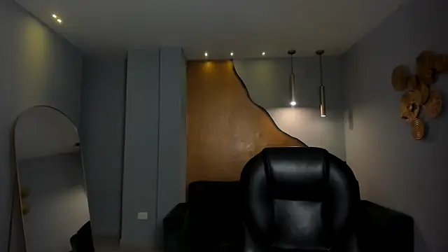 AliceHarper  online show from April 2026 07:37:01 PM