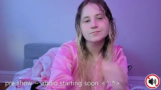 Glitch Witch online show from May 2026 11:10:01 PM