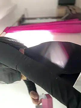 Salome golvert online show from March 2026 08:14:01 PM