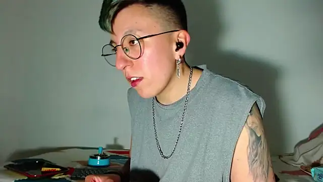 Sexyboy 666 online show from December 2025 09:32:01 PM