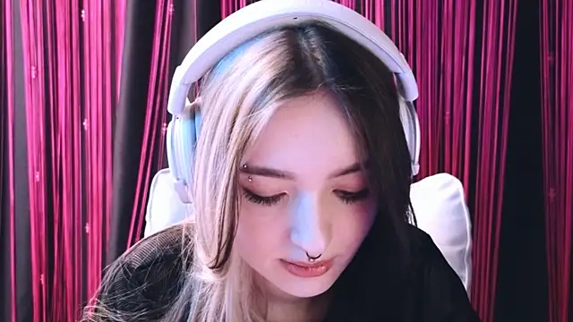 Avi Nile online show from February 2025 05:42:02 AM