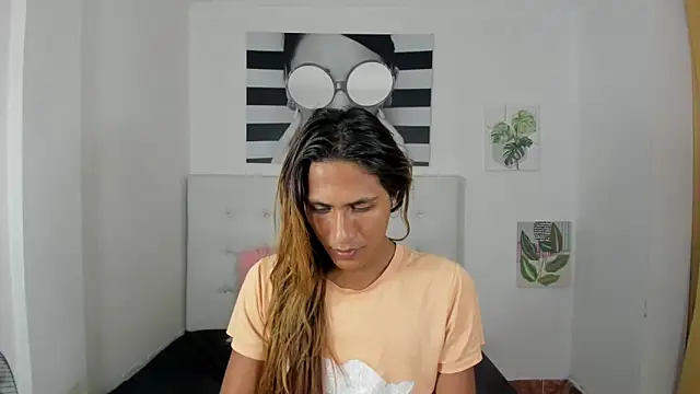 Brisahott online show from October 2025 01:28:02 AM