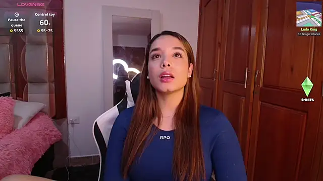 emilyaboott online show from April 2026 09:42:02 PM