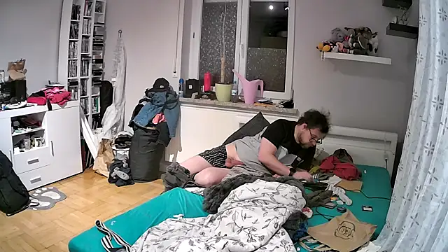 larsgessner30 online show from October 2025 12:23:01 AM