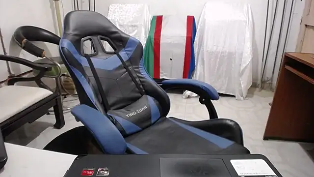 yohatinelly07 online show from November 2025 09:03:02 PM