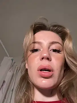 Snapshot of meanexx chatting on October 2025 04:13:01 AM meanexx online show from October 2025 04:13:01 AM