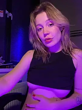 Snapshot of meanexx chatting on February 2026 06:03:01 PM meanexx online show from February 2026 06:03:01 PM