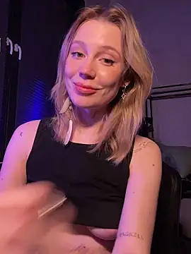 Snapshot of meanexx chatting on February 2026 04:22:02 PM meanexx online show from February 2026 04:22:02 PM