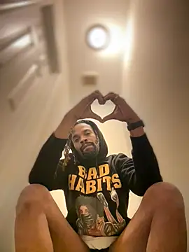 1BeautyN1Beast online show from November 2025 04:15:02 AM