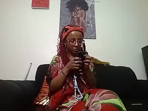 Snapshot of hoely_grail01 chatting on May 2026 11:22:02 PM hoely grail01 online show from May 2026 11:22:02 PM