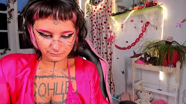 lady sontse  online show from July 2026 07:42:02 PM
