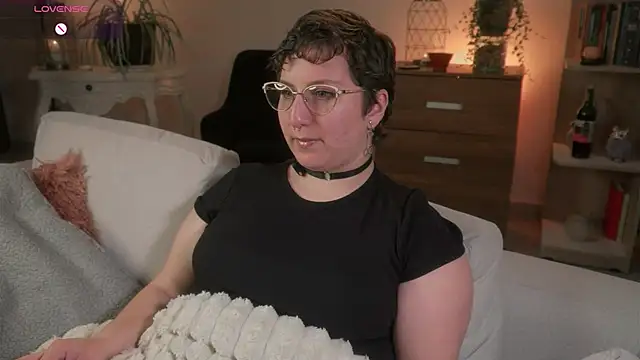 Ximenna Cruz online show from November 2025 11:21:02 PM