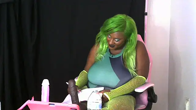 Snapshot of londynnvega chatting on April 2026 04:33:02 AM londynnvega online show from April 2026 04:33:02 AM