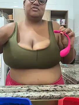 Snapshot of SweetLizzyBBW chatting on May 2026 01:23:02 AM SweetLizzyBBW online show from May 2026 01:23:02 AM