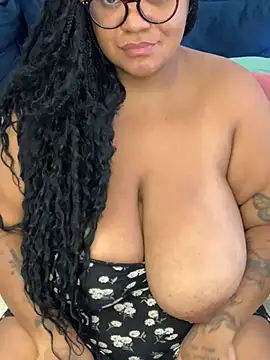 Snapshot of SweetLizzyBBW chatting on June 2026 02:43:01 PM SweetLizzyBBW online show from June 2026 02:43:01 PM