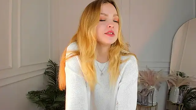 stay with alice online show from November 2025 01:44:02 PM