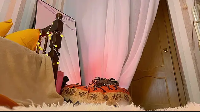 EmmyAmbros online show from March 2026 06:33:01 PM