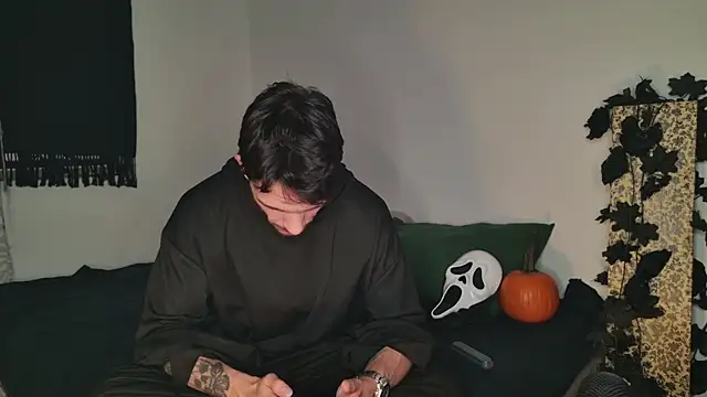 Snapshot of JackDesFeux chatting on October 2025 05:44:02 AM JackDesFeux online show from October 2025 05:44:02 AM