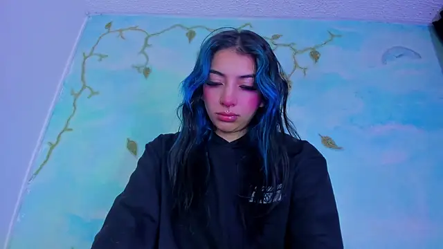 SaturnooStonee online show from December 2025 01:22:02 AM