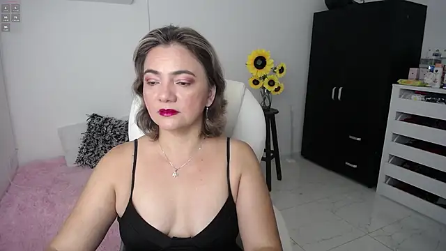 ana milf online show from February 2025 10:02:01 AM