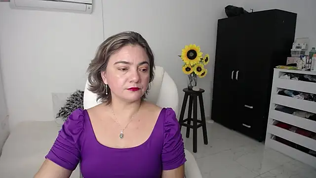 ana milf online show from March 2025 12:01:02 PM