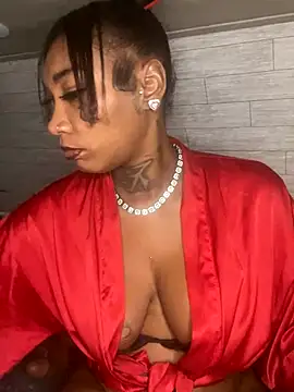 Snapshot of CUMQUEEN-XXX69 chatting on September 2025 06:43:02 PM CUMQUEEN-XXX69 online show from September 2025 06:43:02 PM