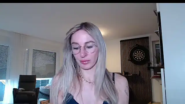 Liana Lou online show from March 2026 07:45:01 AM