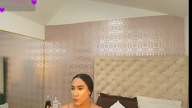 Snapshot of Sara_Desire chatting on January 2025 12:24:01 PM Sara Desire online show from January 2025 12:24:01 PM