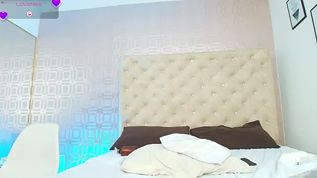 Snapshot of Sara_Desire chatting on January 2025 09:59:01 PM Sara Desire online show from January 2025 09:59:01 PM