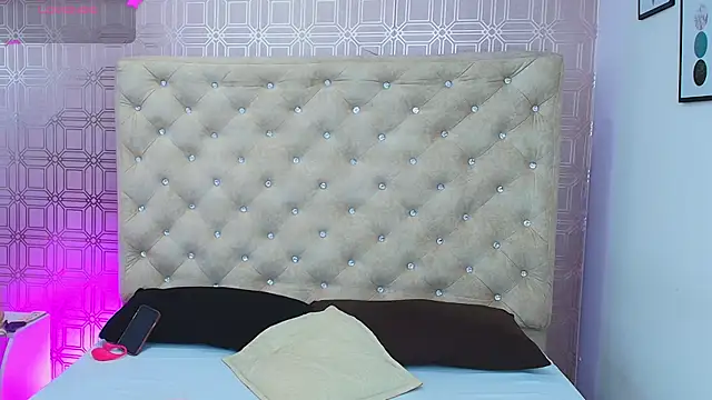 Snapshot of Sara_Desire chatting on February 2025 12:31:01 PM Sara Desire online show from February 2025 12:31:01 PM