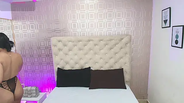 Snapshot of Sara_Desire chatting on March 2025 12:29:01 PM Sara Desire online show from March 2025 12:29:01 PM