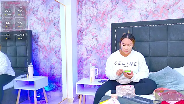 Snapshot of Sara_Desire chatting on September 2025 12:19:01 PM Sara Desire online show from September 2025 12:19:01 PM