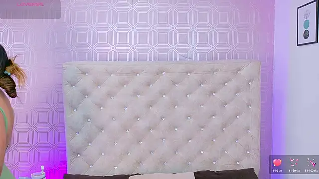 Snapshot of Sara_Desire chatting on October 2025 11:50:02 AM Sara Desire online show from October 2025 11:50:02 AM