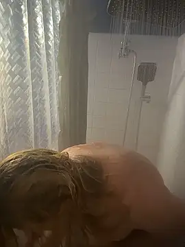 Snapshot of allissonw13 chatting on January 2026 03:38:02 PM allissonw13 online show from January 2026 03:38:02 PM