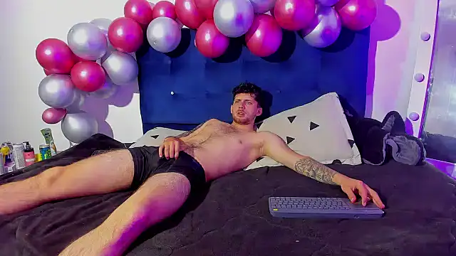 Ari and loggan online show from December 2024 12:23:01 AM