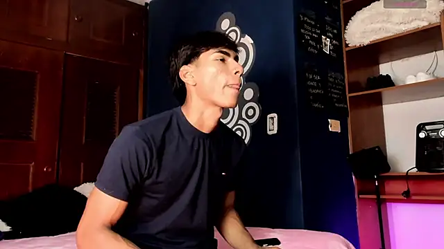 Teo skinny online show from March 2026 08:24:02 PM