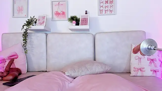 Malka Burning online show from October 2025 08:08:01 PM