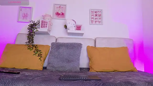 Malka Burning online show from April 2026 08:10:01 PM