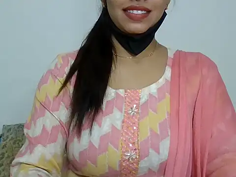 Snapshot of sparkling_queen chatting on December 2024 04:05:01 PM sparkling queen online show from December 2024 04:05:01 PM